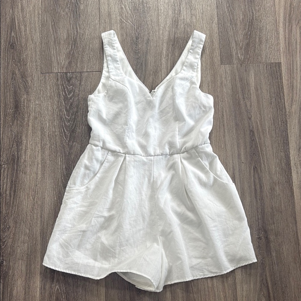 Blue Rain White Romper Sleeveless  Medium Anthropologie Sweetheart Neckline